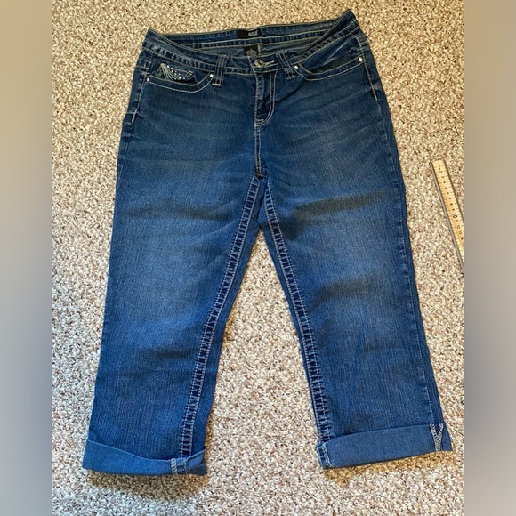 A.N.A Jean Capri’s - Picture 5 of 8